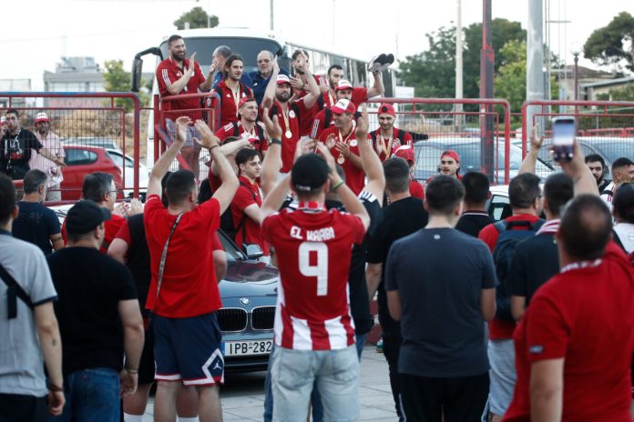Αποθέωση στον Ρέντη μετά την κατάκτηση του πρωταθλήματος στο χάντμπολ HANDBALL PREMIER 2024-2025