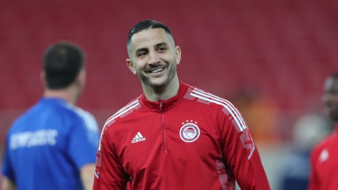 Ο Κώστας Μανωλάς