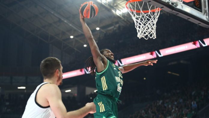 Ο Κένεθ Φαρίντ κατεδάφισε την μπασκέτα στο Παναθηναϊκός ΜΑΡΚΟΣ ΧΟΥΖΟΥΡΗΣ