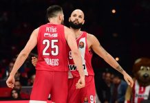 Πότε θα γίνει το Ολυμπιακός Οι παίκτες του Ολυμπιακού πανηγυρίζουν στο ΣΕΦ (KLODIAN LATO