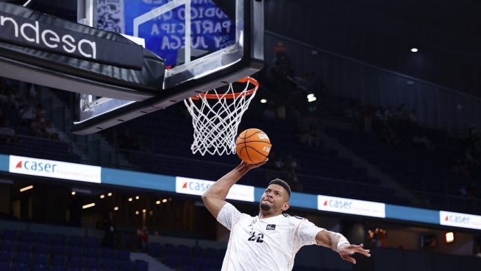 Κεκλεισμένων των θυρών το Ρεάλ Μαδρίτης ΦΩΤΟ Europa Press via AP