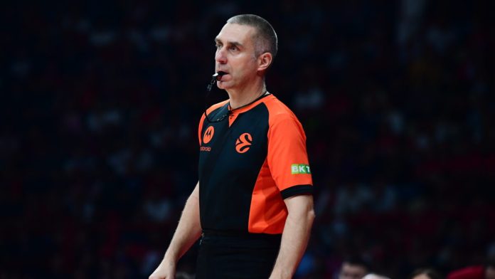 Με Λοτερμόζερ και Λάτισεβς η διαιτητική τριάδα της αναμέτρησης Ο Λοτερμόζερ