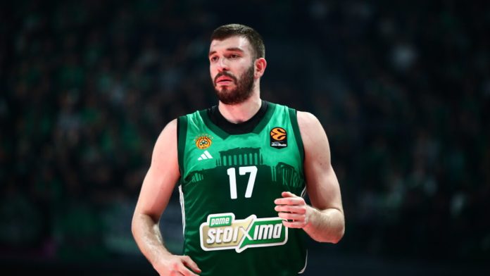 Ο Νίκος Ρογκαβόπουλος