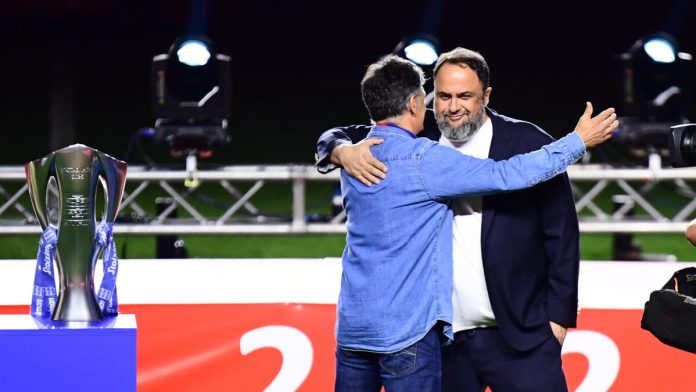 Ο Μαρινάκης με τον Μεντιλίμπαρ