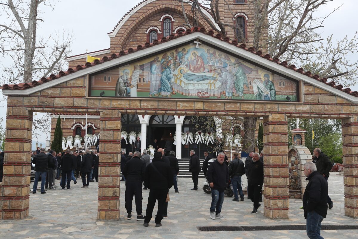 ΕΙΚΟΝΕΣ ΑΠΟ ΤΗΝ ΚΗΔΕΙΑ ΤΟΥ ΣΤΕΦΑΝΟΥ ΜΠΟΡΜΠΟΚΗ (ΒΑΣΙΛΗΣ ΒΕΡΒΕΡΙΔΗΣ