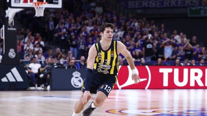 Ο Μπιμπέροβιτς της Φενέρμπαχτσε (ΦΩΤΟ Europa Press via AP)