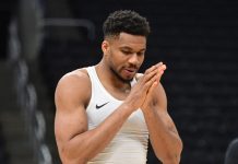 «Θέλει να πάει σε ομάδα για να διεκδικήσει το πρωτάθλημα» Ο Γιάννης Αντετοκούνμπο