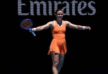 Μαρία Σάκκαρη και Δέσποινα Παπαμιχαήλ έκαναν ζέσταμα παίζοντας padel με τα πόδια Η Μαρία Σάκκαρη