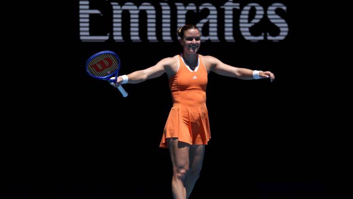 Μαρία Σάκκαρη και Δέσποινα Παπαμιχαήλ έκαναν ζέσταμα παίζοντας padel με Η Μαρία Σάκκαρη