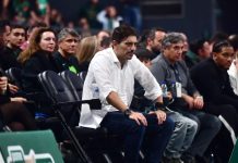 Με τον Δημήτρη Γιαννακόπουλο στην Ισπανία οι πράσινοι κόντρα στην Μπαρτσελόνα Ο Δημήτρης Γιαννακόπουλος