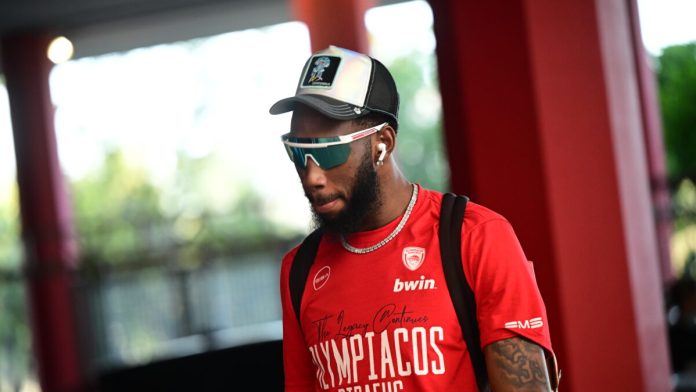 Η άφιξη του Ντόντα Χολ στο ΣΕΦ