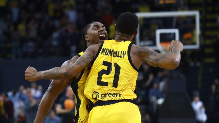 Ο Μπάρτλεϊ με τον Νάναλι