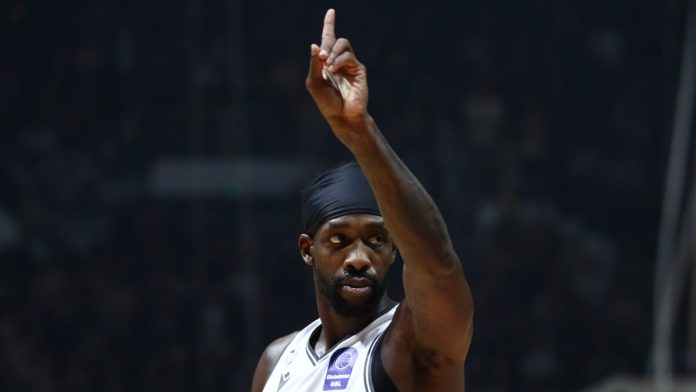 Ο Πατ Μπέβερλι