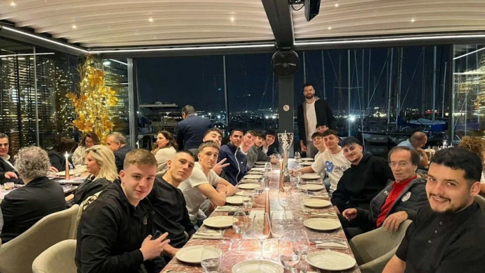 Ο Άλεκ Πίτερς