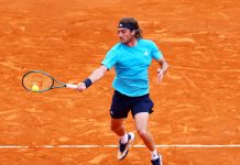 Ο Έλληνας τενίστας αντέδρασε και προκρίθηκε στον δεύτερο γύρο του Madrid Open Ο Στέφανος Τσιτσιπάς