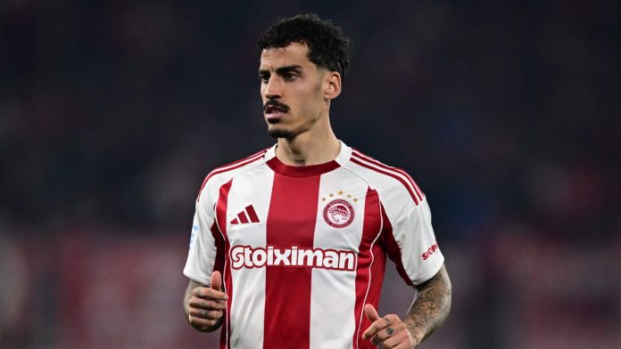 Ο Τσικίνιο φόρεσε φανέλα της Εθνικής ποδοσφαίρου και ευχήθηκε στα Ο Τσικίνιο