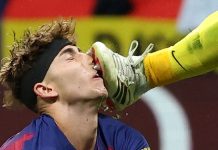 Ο Φερμίν Λόπες δέχθηκε τις τάπες του Μούσο στο πρόσωπο και του άνοιξε η μύτη, απίστευτος τραυματισμός στο Ατλέτικο ΦΩΤΟ REUTERS