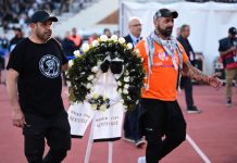 ΟΦΗ: Οπαδοί των Κρητικών κατέθεσαν στεφάνια στη μνήμη των αδικοχαμένων φίλων του «δικεφάλου» στο τροχαίο της Ρουμανίας ΚΥΠΕΛΛΟ ΕΛΛΑΔΟΣ 2025-2026