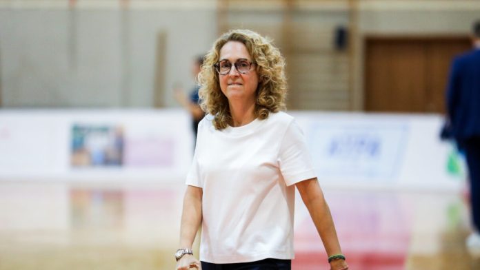 Τέλος η Φρόσω Δρακάκη από την τεχνική ηγεσία των ερυθρολεύκων Η Φρόσω Δρακάκη