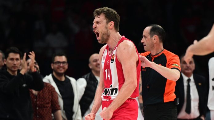 Ο Σάσα Βεζένκοφ