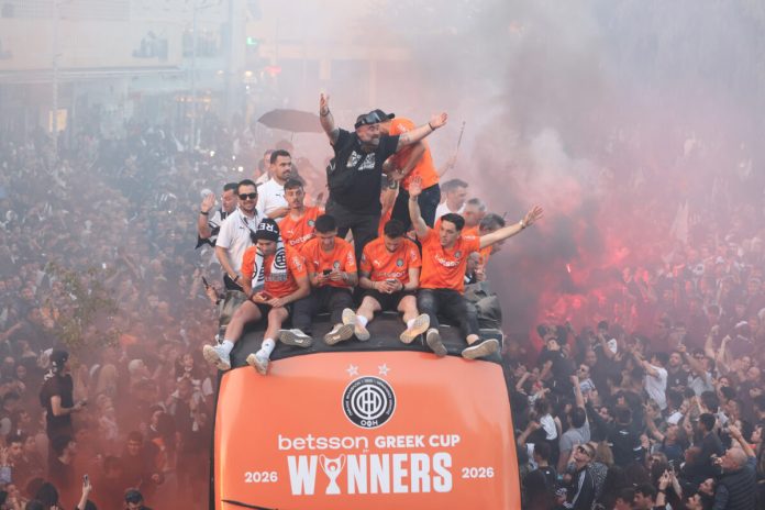 ΦΙΕΣΤΑ ΓΙΑ ΤΗΝ ΚΑΤΑΚΤΗΣΗ ΤΟΥ ΚΥΠΕΛΛΟΥ ΑΠΟ ΤΟΝ ΟΦΗ ΣΤΟ ΚΕΝΤΡΟ ΤΗΣ ΠΟΛΗΣ ΤΟΥ ΗΡΑΚΛΕΙΟΥ. (ΣΤΕΦΑΝΟΣ ΡΑΠΑΝΗΣ