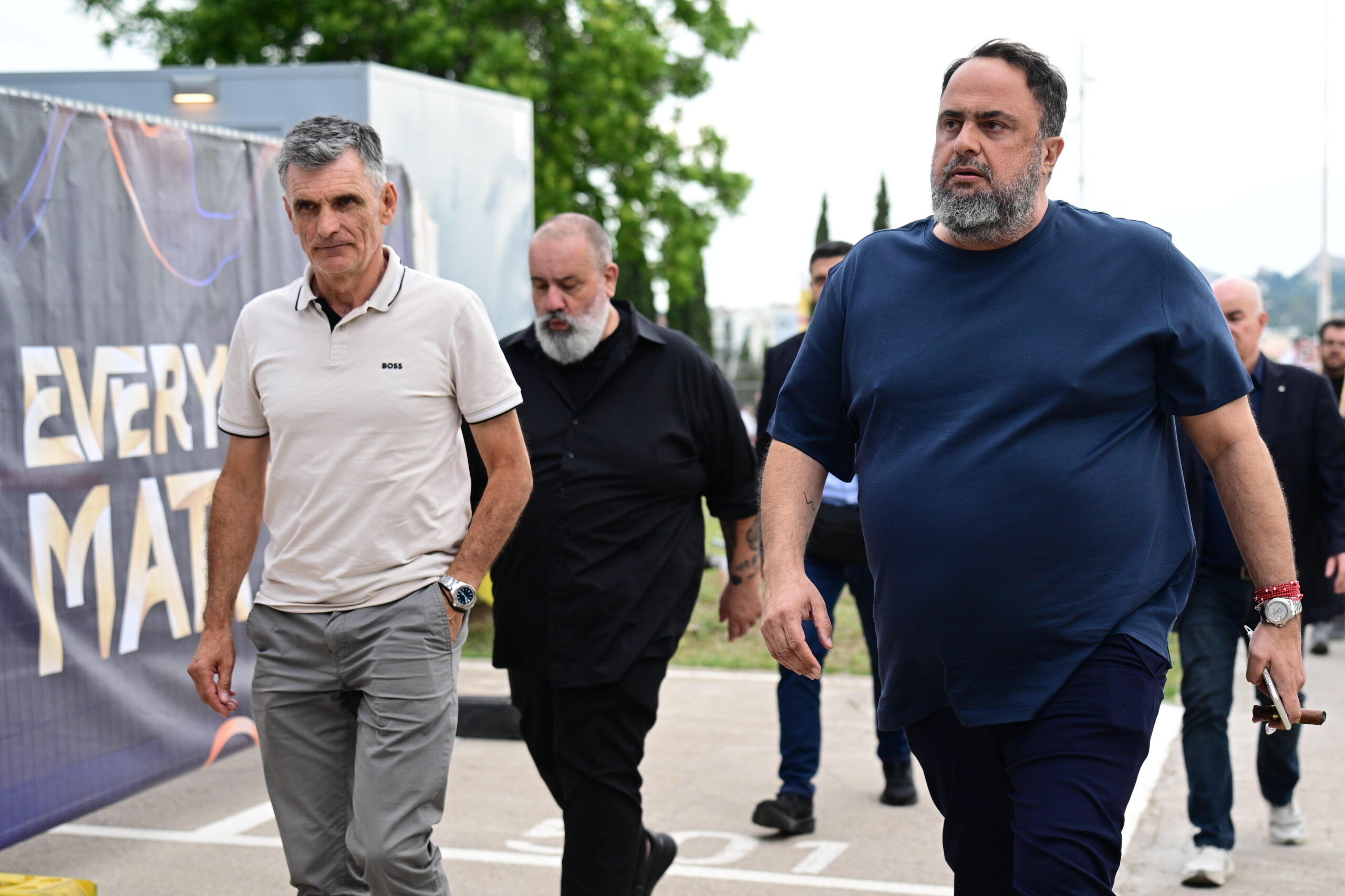 Ο Βαγγέλης Μαρινάκης με τον Χοσέ Λουίς Μεντιλίμπαρ στο T- Center