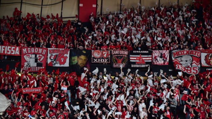 Sold out το Ολυμπιακός - ΑΕΚ στο ΣΕΦ Ο κόσμος του Ολυμπιακού στο ΣΕΦ
