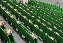 Βαλένθια: 15.000 φωτογραφίες του Δημήτρη Γιαννακόπουλου θα σηκώσουν οι οπαδοί του «τριφυλλιού» στο Telekom Center Athens Δημήτρης Γιαννακόπουλος