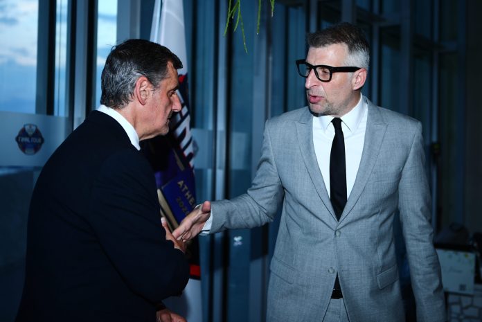 Ο Παπαλουκάς στο ίδρυμα Σταύρος Νιάρχος