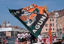 Η Βενέτσια πανηγύρισε την άνοδο στη Serie A με τους ποδοσφαιριστές της σε γόνδολες Η παρέλαση της Βενέτσια