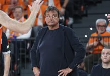 Ο Εργκίν Αταμάν πέταξε μπουκάλι στο παρκέ και δέχθηκε τεχνική ποινή στο Βαλένθια Ο Αταμάν