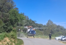 Ο Μάριος Ηλιόπουλος έφυγε με ελικόπτερο από την Κύμη για να φτάσει εγκαίρως στην φιέστα της Ένωσης Η στιγμής της αναχώρησης του Μάριου Ηλιόπουλου με ελικόπτερο