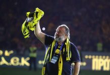 Ο Μάριος Ηλιόπουλος τα «έσπασε» για το πρωτάθλημα της ΑΕΚ στα μπουζούκια Ο Μάριος Ηλιόπουλος