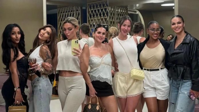 Οι WAGs Ολυμπιακού και Παναθηναϊκού σε bridal event μόδας Οι σύντροφοι παικτών του Ολυμπιακού και του Παναθηναϊκού (ΦΩΤΟ Instagram @berilmckissic)