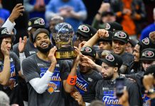Οι Νικς προκρίθηκαν στον τελικό του NBA μετά από 27 χρόνια και οι οπαδοί της ομάδας ξεσάλωσαν στη Νέα Υόρκη Οι παίκτες των Νικς