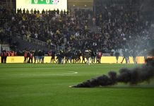 Οι οπαδοί της Ναντ έκαναν «ντου» και διέκοψαν το παιχνίδι με την Τουλούζ λόγω του υποβιβασμού της ομάδας τους Ναντ