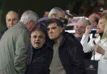 Παναθηναϊκός – ΑΕΚ: Στη Λεωφόρο ο Γιάννης Βαρδινογιάννης μαζί με τον Άγγελο Φιλιππίδη Ο Γιάννης Βαρδινογιάννης με τον Άγγελο Φιλιππίδη