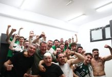 Πράσινο πάρτι στα αποδυτήρια μετά την κατάκτηση του πρωταθλήματος στο βόλεϊ των ανδρών μέσα στην Πυλαία ΦΩΤΟ ΝΑΣΟΣ ΣΙΜΟΠΟΥΛΟΣ