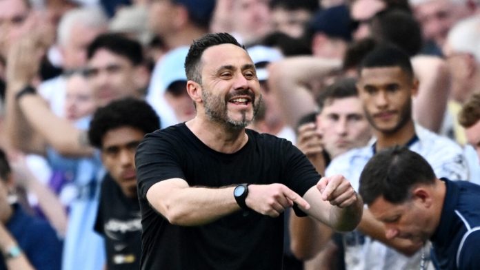 Σώθηκε η Τότεναμ, υποβιβάστηκε στην Championship η Γουέστ Χαμ του Ο Ντε Τσέρμπι πανηγυρίζει την παραμονή της Τότεναμ