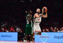 Παναθηναϊκός: Το φάουλ του Ναν στον Φουρνιέ στο φινάλε που προκάλεσε διαμαρτυρίες Ο Φουρνιέ με τον Ναν