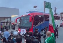 Το Ιράν έφτασε στο Μεξικό ενόψει Μουντιάλ με τέσσερις ώρες καθυστέρηση και έντονη αστυνομική επιτήρηση Το πούλμαν